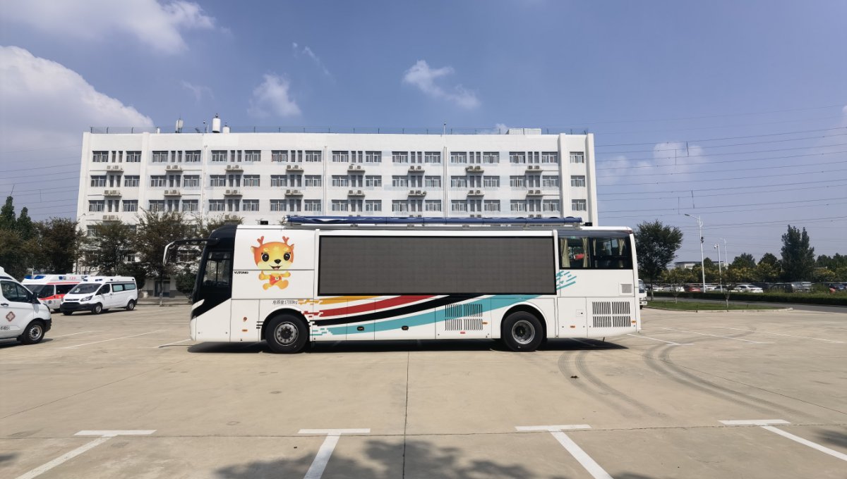 12米警用宣传车
